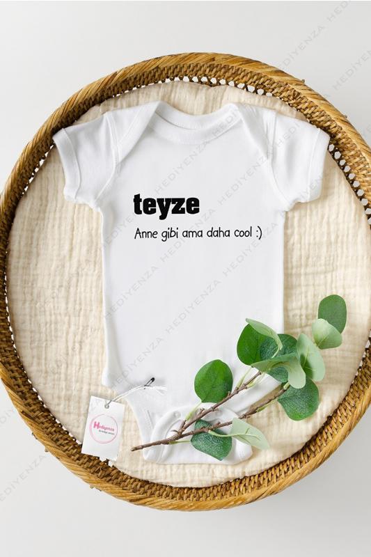 Teyze%20Anne%20Gibi%20Ama%20Daha%20Cool%20Baskılı%20Bebek%20Body%20Zıbın